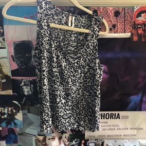 black and white flower top